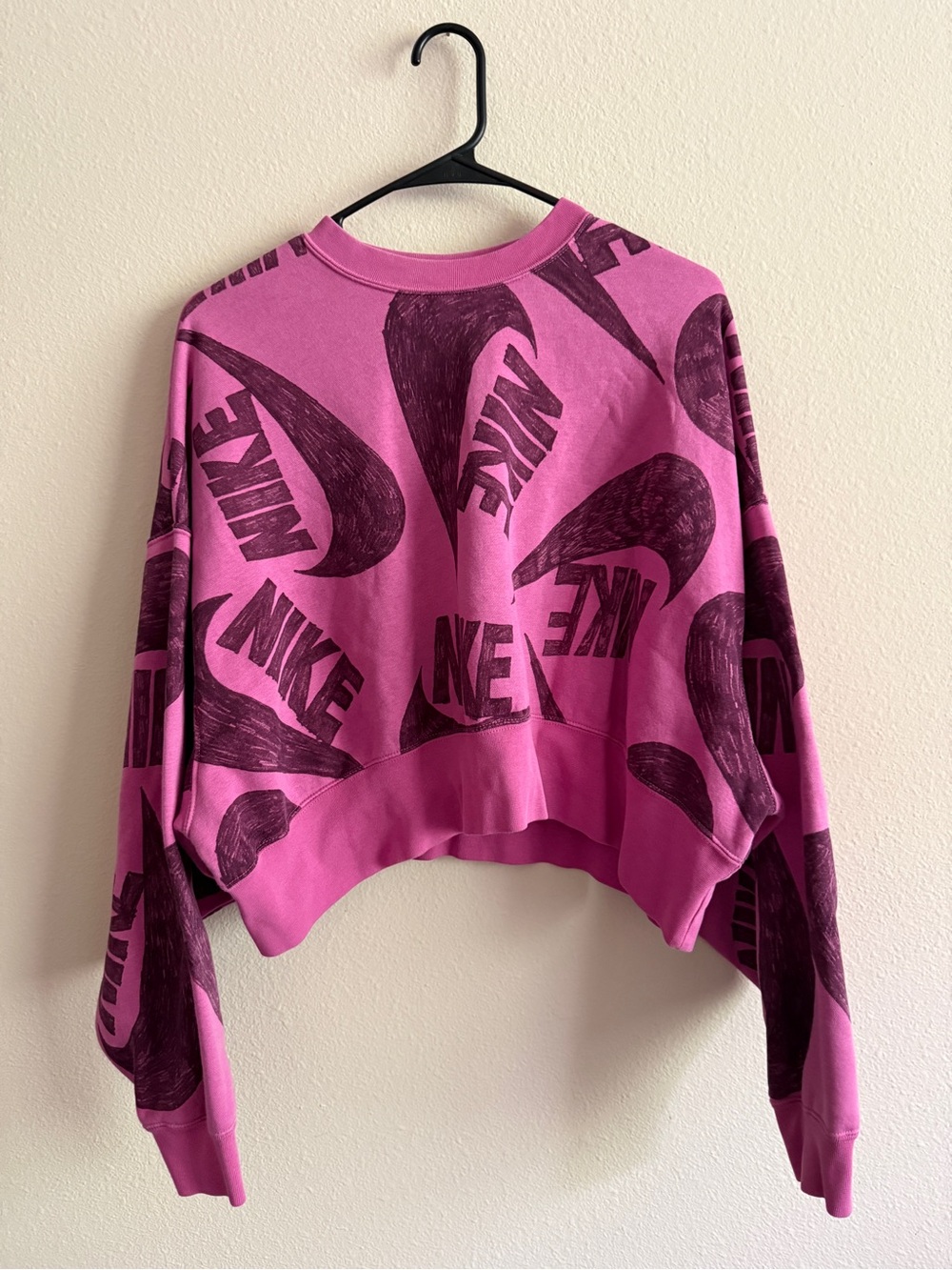 Nike Cropped Logo Sweatshirt in Bright Pink with Dark Maroon Print